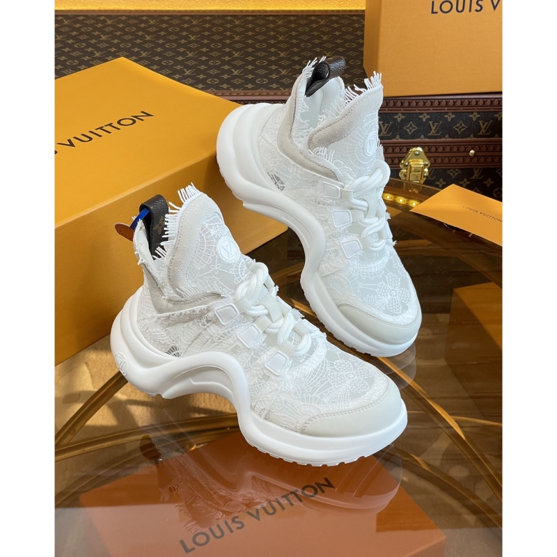 l**is V*t*n sneakers